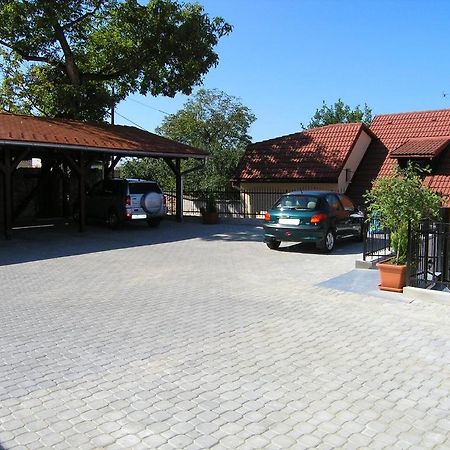 Penzion Pod Hradom Trenčín Extérieur photo